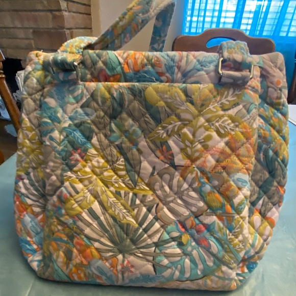 Vera Bradley Cotton Multi-compartment  Purse & wallet 
Rain Forest Canopy - Picture 6 of 11